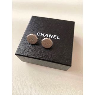 シャネル(CHANEL)の【美品】箱付きCHANEL ココマーク 蓋 栓 王冠(ピアス)