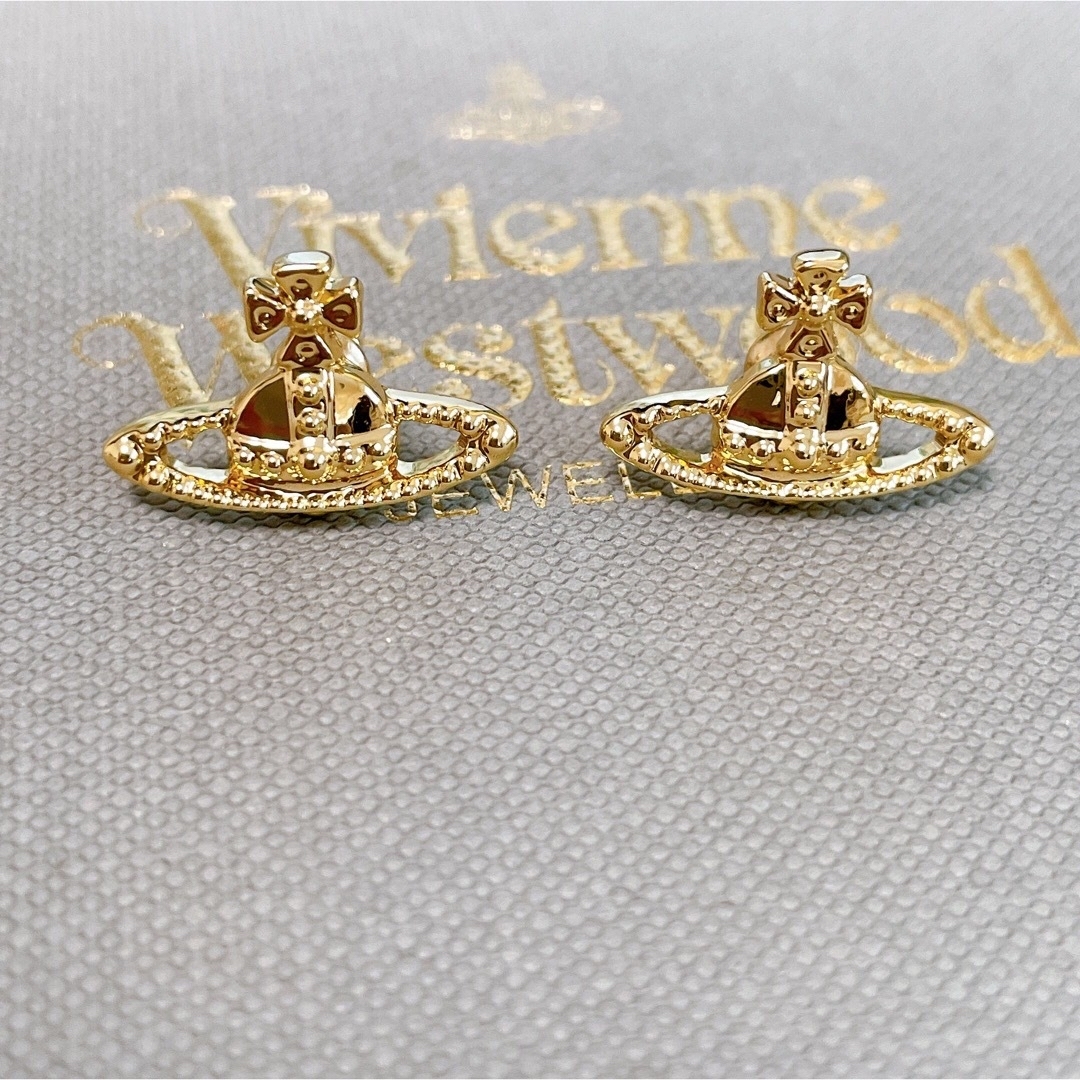 Vivienne Westwood(ヴィヴィアンウエストウッド)の巾着付き　ヴィヴィアン ピアス レディースのアクセサリー(ピアス)の商品写真