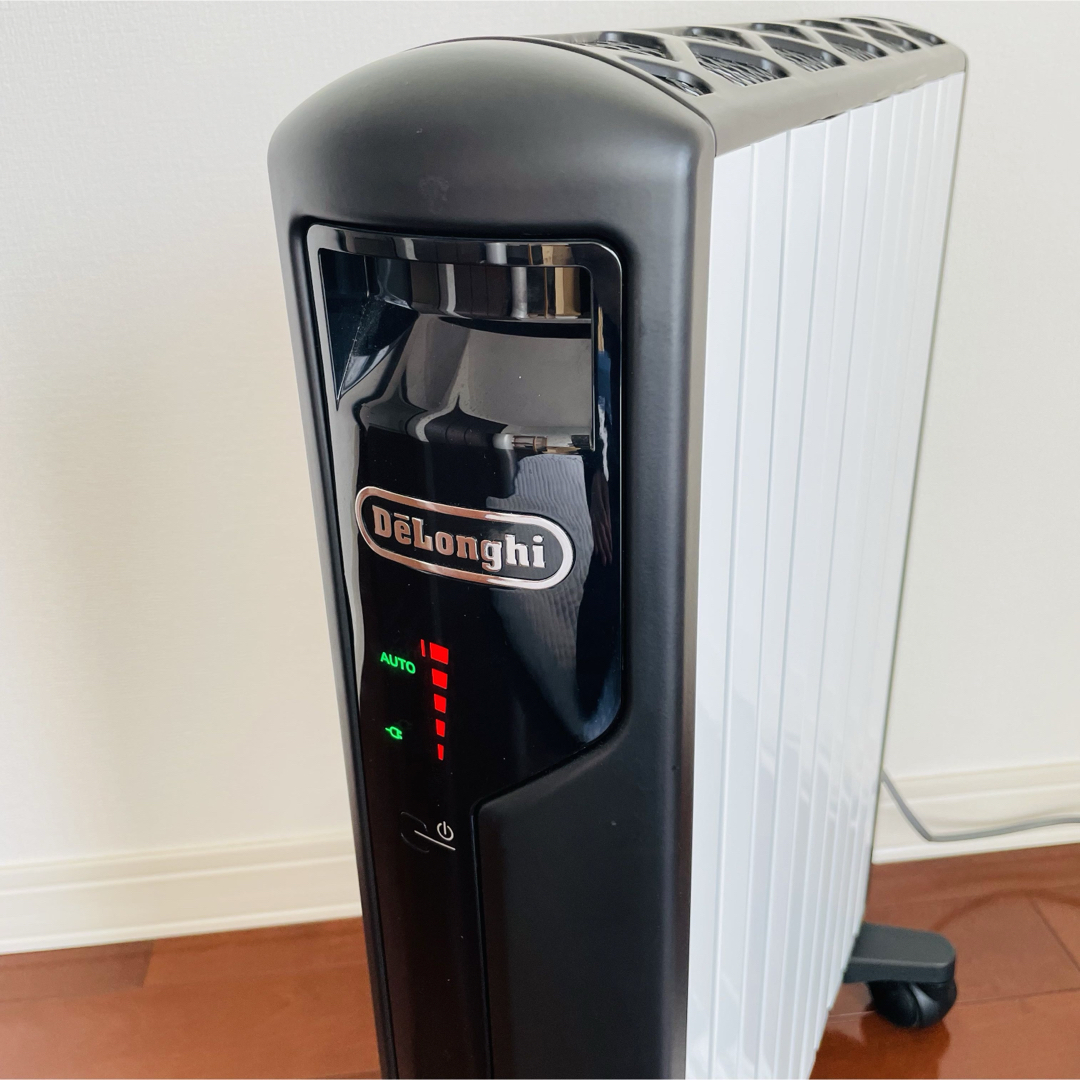 DeLonghi(デロンギ)のデロンギ DeLonghi MDH15-BK マルチダイナミックオイルヒーター スマホ/家電/カメラの冷暖房/空調(オイルヒーター)の商品写真