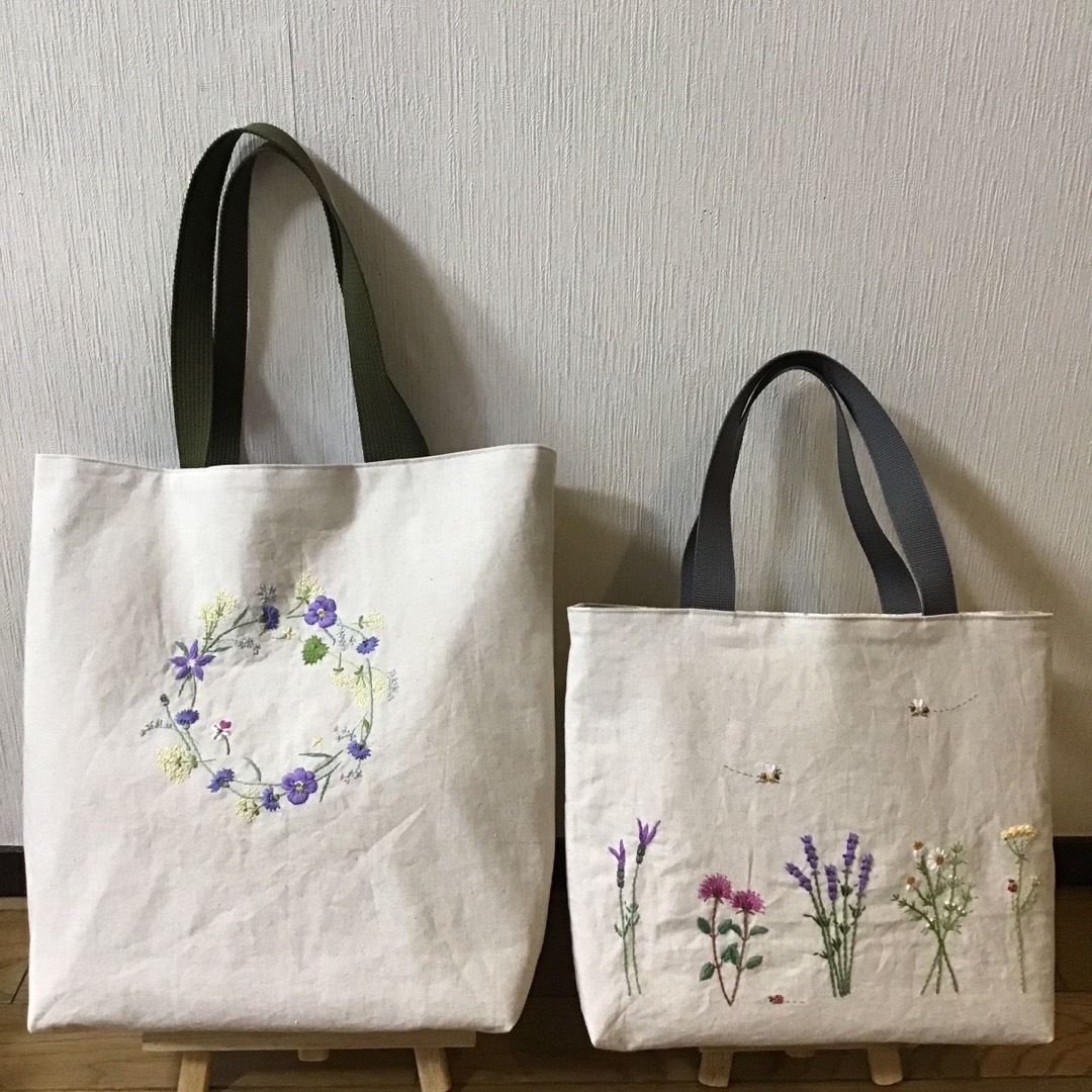 春の庭のドイリー 手刺繍トートバッグ(大きめ) 肩掛けバッグ