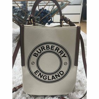 バーバリー(BURBERRY)の訳あり　BURBERRY スモールロゴグラフィック ペギー バケットバッグ(ハンドバッグ)