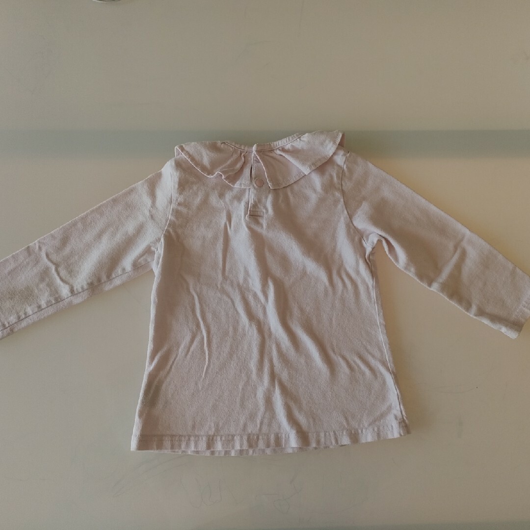 UNIQLO(ユニクロ)のユニクロ　ロングシャツ　90センチ キッズ/ベビー/マタニティのキッズ服女の子用(90cm~)(Tシャツ/カットソー)の商品写真