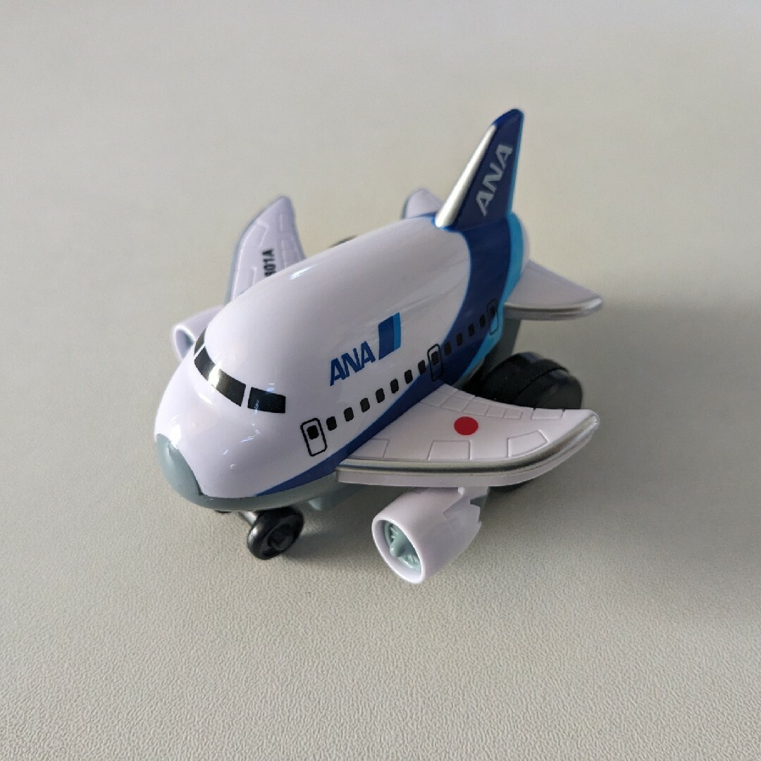 ANA(全日本空輸)(エーエヌエー(ゼンニッポンクウユ))の新品！ANA ミニミニダッシュ JAL 模型 2機 エンタメ/ホビーのテーブルゲーム/ホビー(航空機)の商品写真