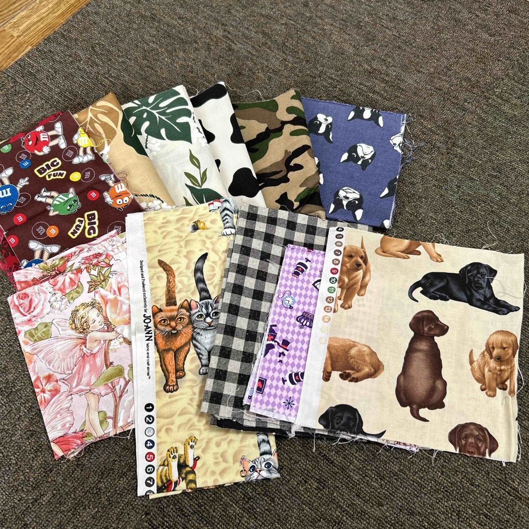 はぎれセット2  ハワイ、犬、ネコ、チェック ハンドメイドの素材/材料(生地/糸)の商品写真