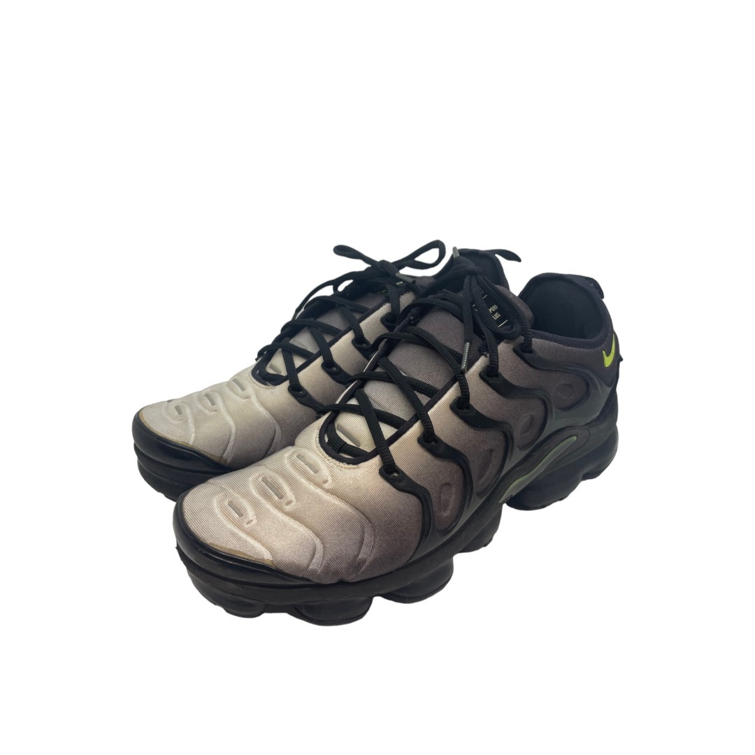 NIKE(ナイキ)のNIKE 924453-009 AIR VAPORMAX PLUS BLACK/VOLT スニーカー 27.5 送料無料 中古 IT1 メンズの靴/シューズ(スニーカー)の商品写真