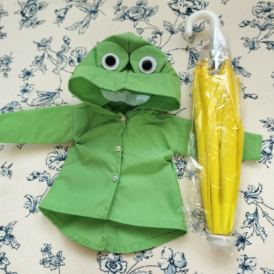 海外作家様購入 ブライス レインコート 傘 セット かえる ハンドメイドのぬいぐるみ/人形(人形)の商品写真