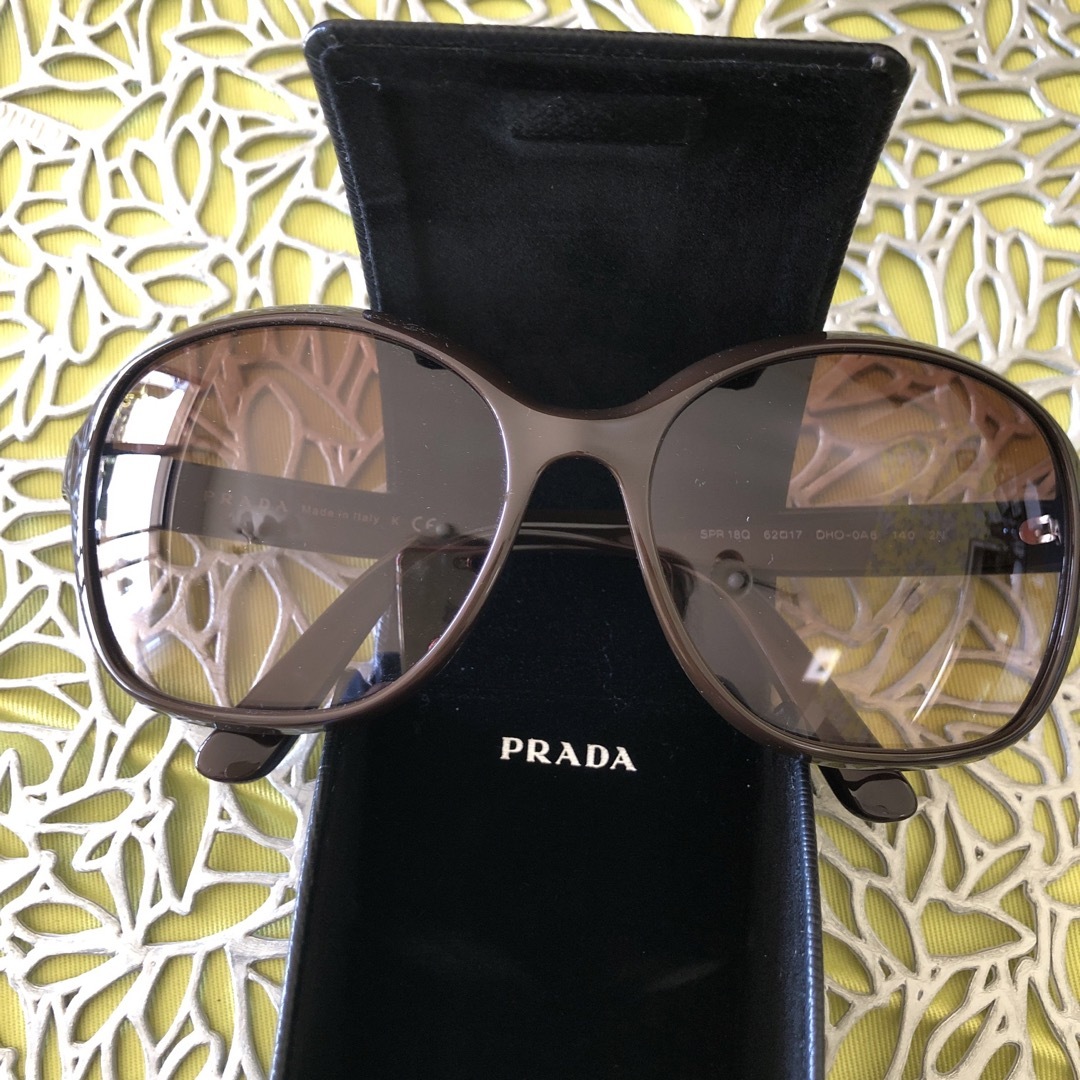 PRADA(プラダ)のプラダ サングラス 未使用 レディースのファッション小物(サングラス/メガネ)の商品写真