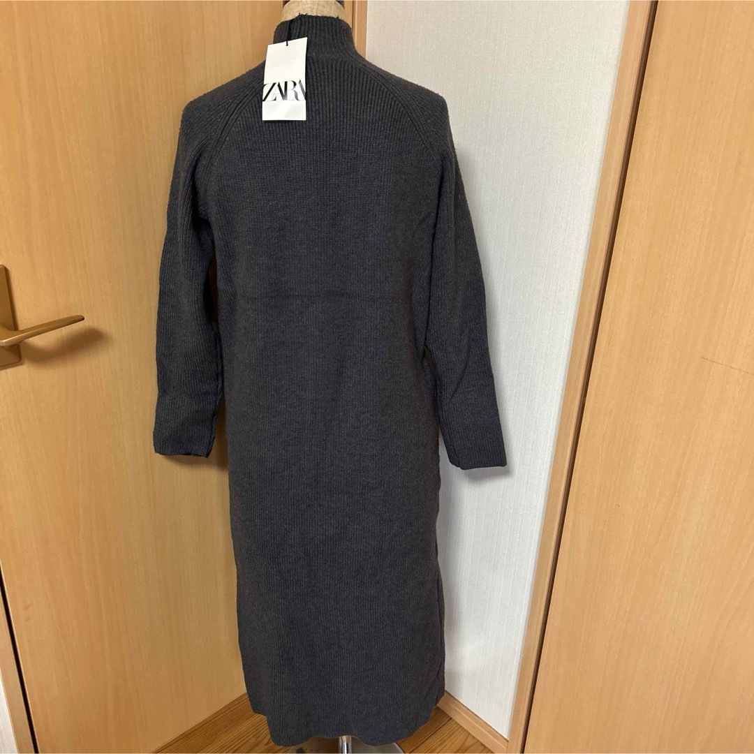 ZARA(ザラ)の新品・タグ付き　ZARA ザラ　ニットワンピース　ロングワンピース　グレー レディースのワンピース(ロングワンピース/マキシワンピース)の商品写真