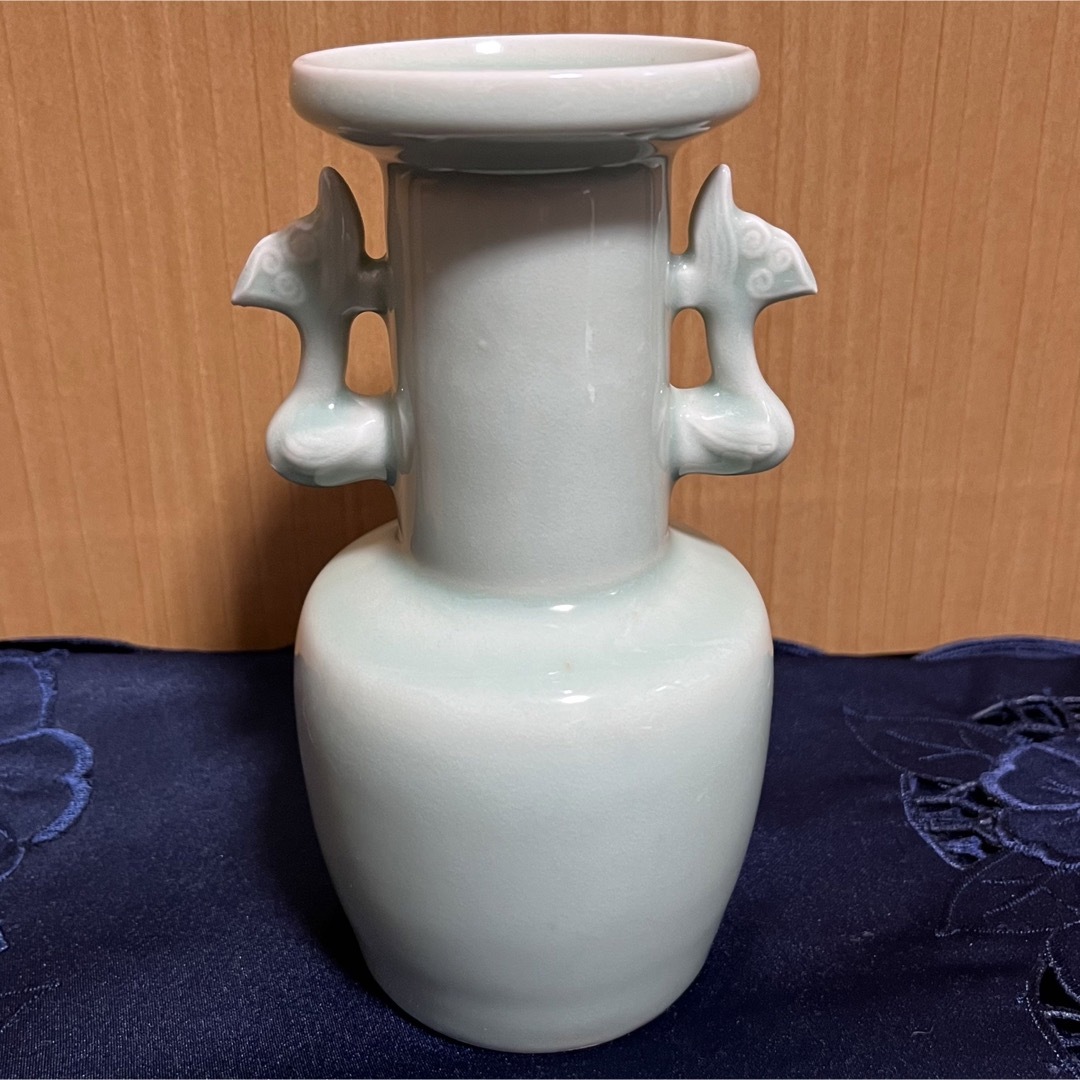 中国古美術• 青磁 • 龍泉窯花瓶  F1-10小物入れ