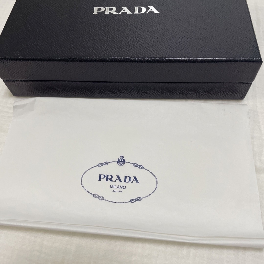 PRADA(プラダ)のプラダ　PRADA  空箱　ボックス　box  長財布 レディースのバッグ(ショップ袋)の商品写真
