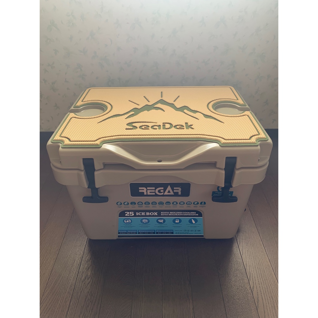 クーラーボックス　SeaDek  新品未使用