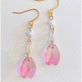 ガラスの桜の花びら♡ピアス(ピアス)