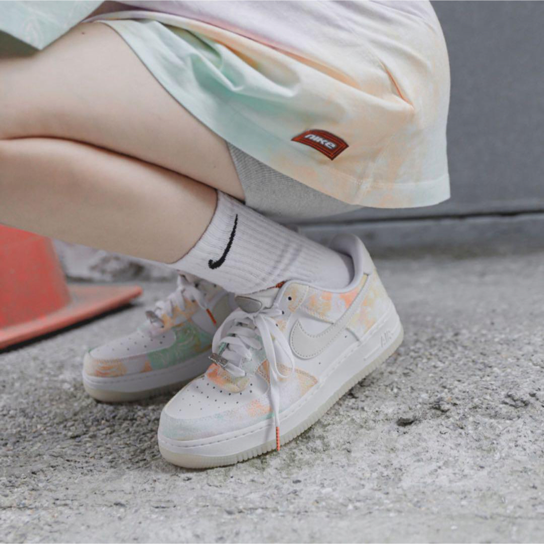 NIKE(ナイキ)のNike WMNS Air Force 1 Low Pastel Paisley レディースの靴/シューズ(スニーカー)の商品写真