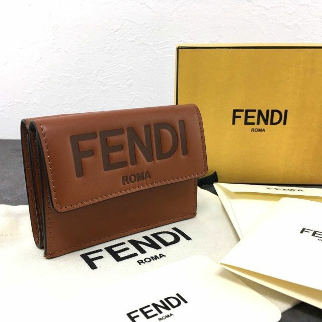 未使用品 FENDI コンパクトウォレット 8M0395 111古物商許可証