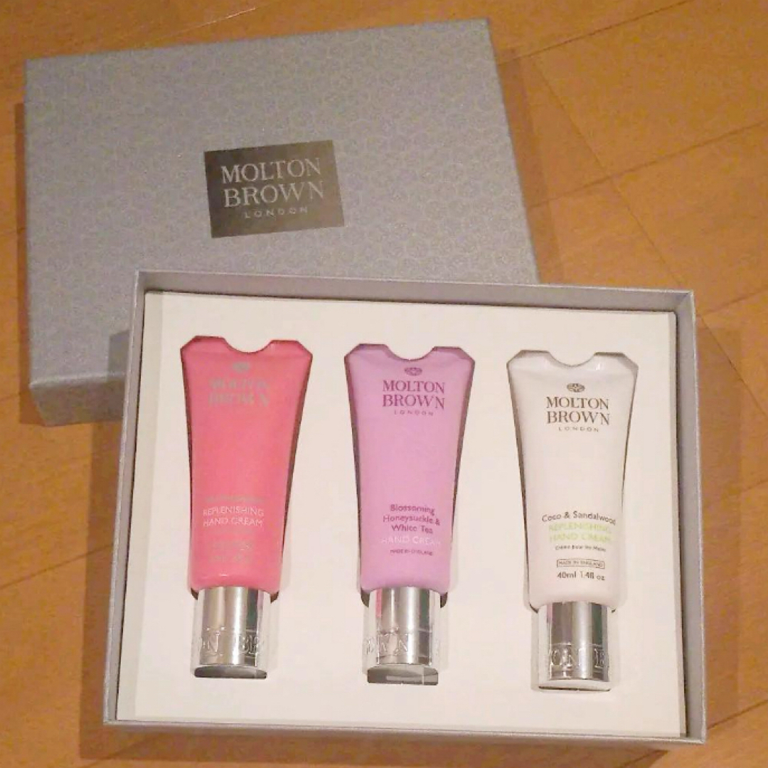 MOLTON BROWN(モルトンブラウン)の☆未使用☆モルトンブラウン ハンドクリーム40ml×３本セット コスメ/美容のボディケア(ハンドクリーム)の商品写真