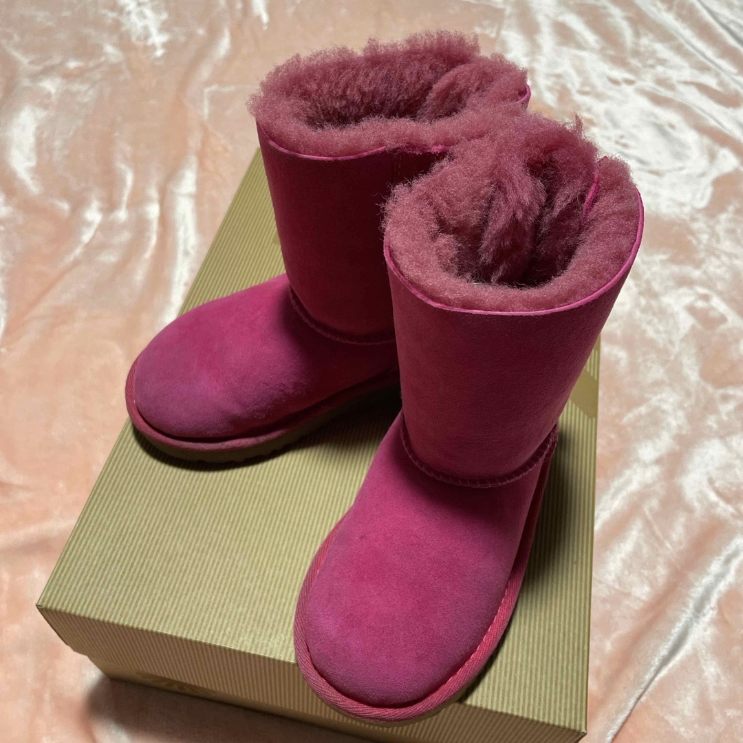 UGG アグ15センチ ピンクリボン❤️ベイリーボウ - ブーツ