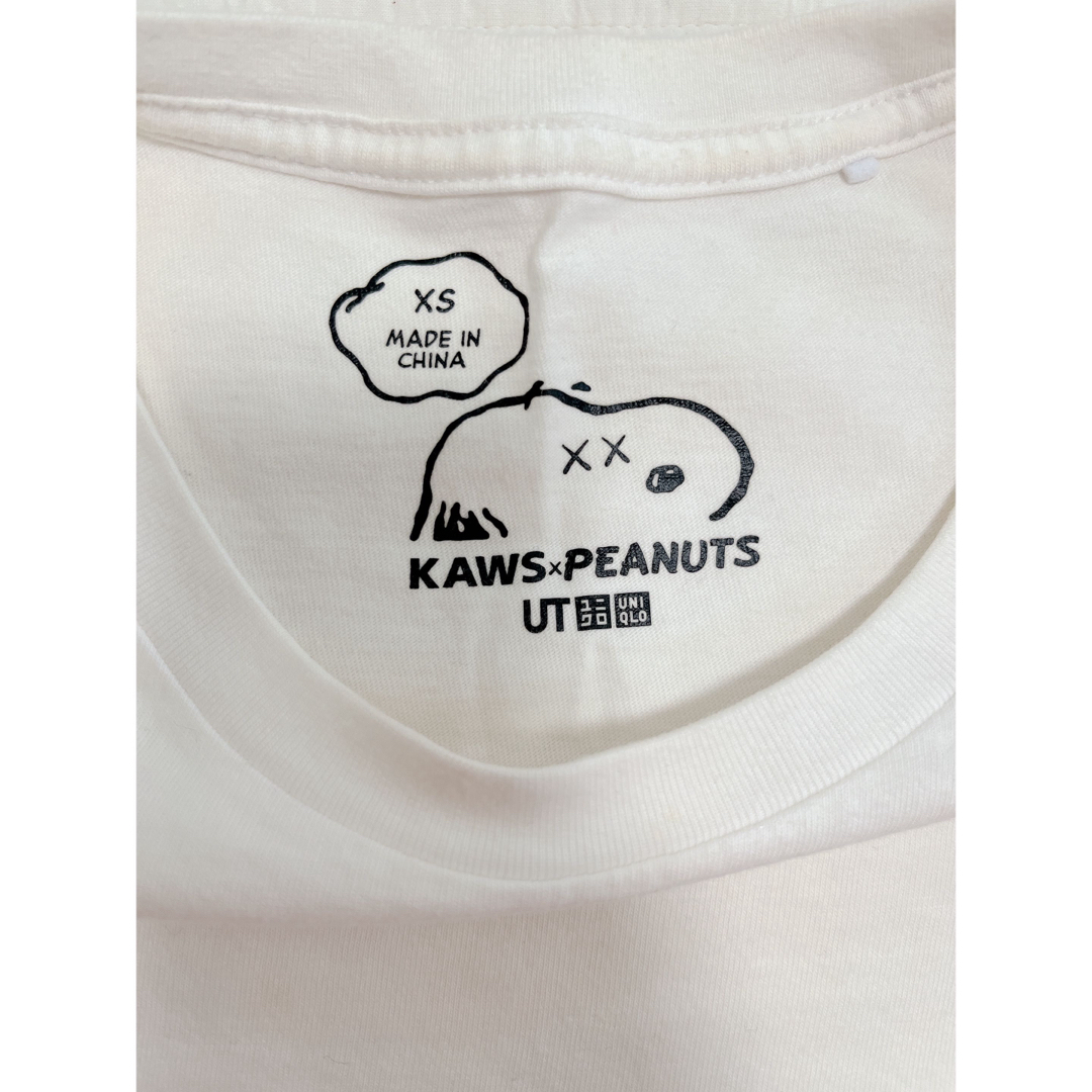 UNIQLO(ユニクロ)の 美品　UNIQLO KAWS PEANUTS スヌーピー  Tシャツ　ユニクロ レディースのトップス(Tシャツ(半袖/袖なし))の商品写真