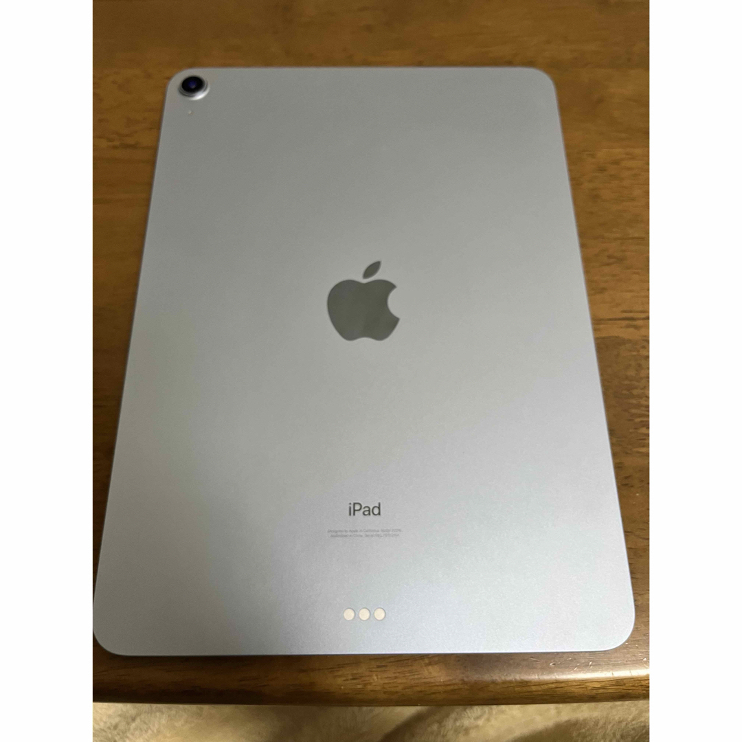 Apple(アップル)の整備済製品iPadAir4 WiFi 256GB スカイブルー スマホ/家電/カメラのPC/タブレット(タブレット)の商品写真