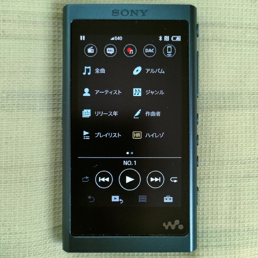 WALKMAN(ウォークマン)のWALKMAN NW-A50 スマホ/家電/カメラのオーディオ機器(ポータブルプレーヤー)の商品写真