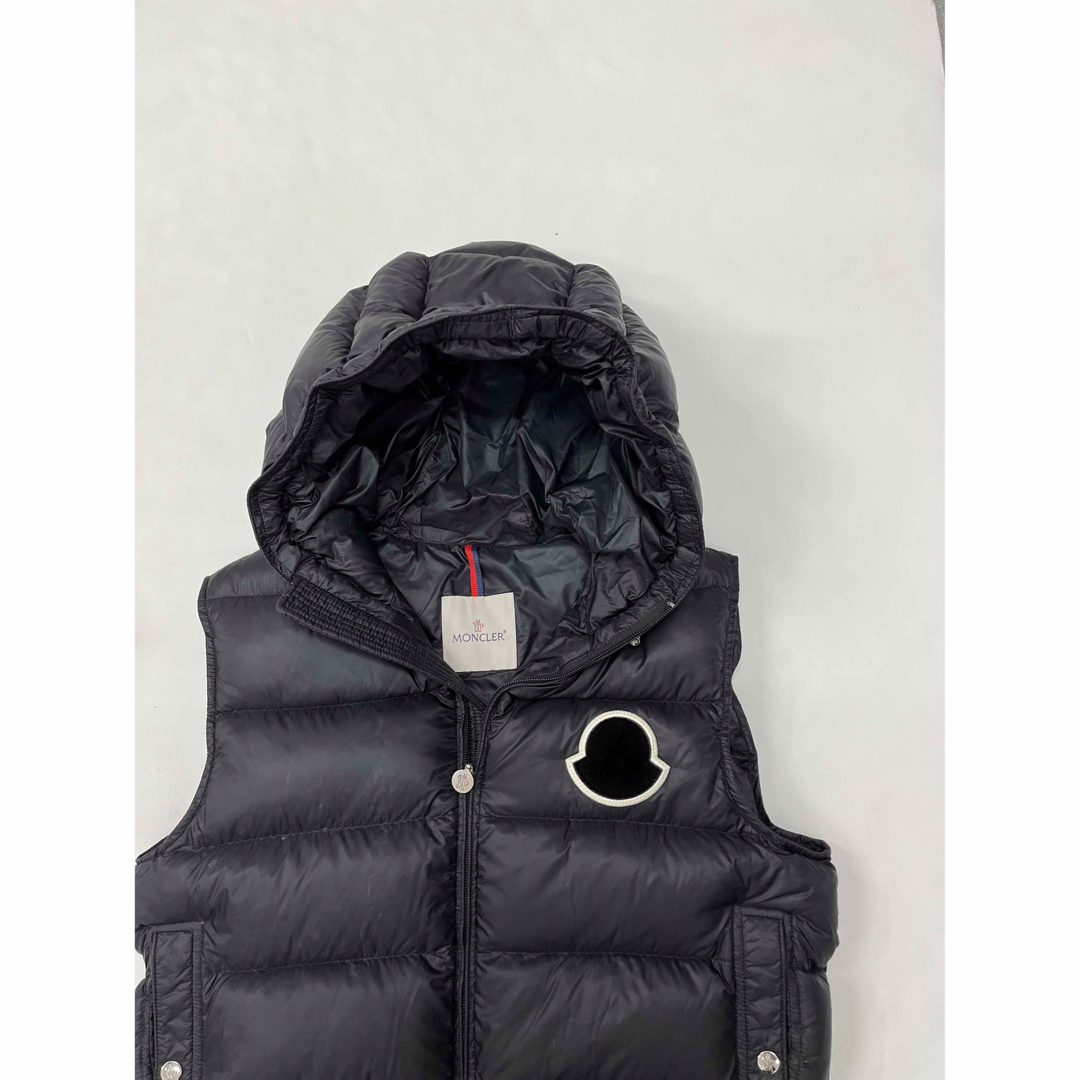 MONCLER(モンクレール)の超美品 モンクレール VANOISE ダウンベスト サイズ4 メンズのジャケット/アウター(ダウンベスト)の商品写真