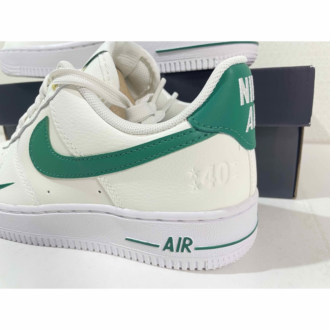 NIKE(ナイキ)の【新品】23cm NIKE WMNS AIR FORCE1’07 SE 40周年 レディースの靴/シューズ(スニーカー)の商品写真