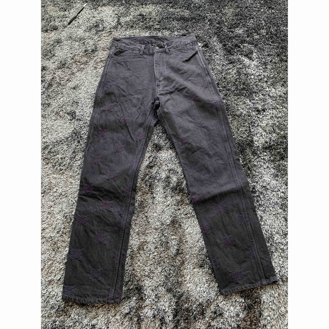 Needles(ニードルス)のNeedles STRAIGHT JEAN 13oz DENIM刺繍デニムパンツ メンズのパンツ(デニム/ジーンズ)の商品写真