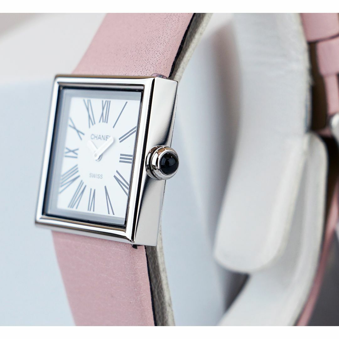 CHANEL(シャネル)の美品 シャネル マドモアゼル ホワイト シルバー レディース CHANEL  レディースのファッション小物(腕時計)の商品写真