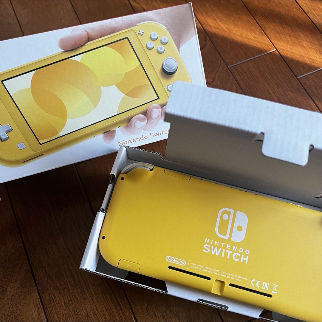 Nintendo Switch(ニンテンドースイッチ)のNintendo Switch Lite  エンタメ/ホビーのゲームソフト/ゲーム機本体(携帯用ゲーム機本体)の商品写真