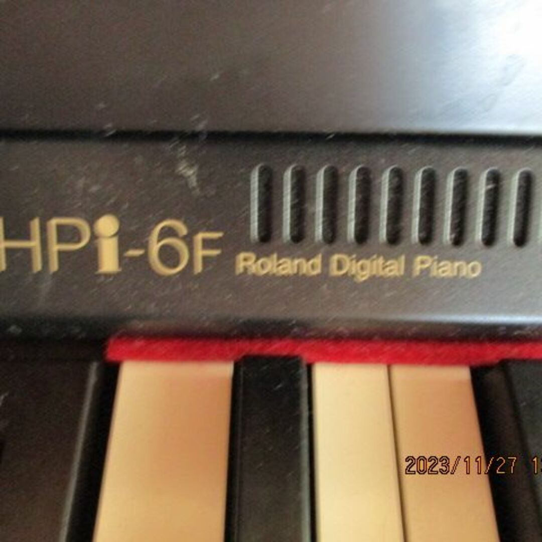 鍵盤使用時間の短い ローランド ｢デジスコア｣付き電子ピアノ HPI-6F-RW