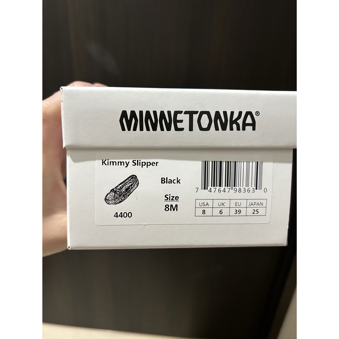 Minnetonka(ミネトンカ)のまかろん様新品未使用　ミネトンカ　ファーモカシン　25センチ レディースの靴/シューズ(スリッポン/モカシン)の商品写真