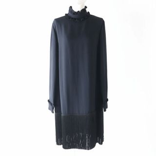 プラダ ワンピースの通販 700点以上 | PRADAのレディースを買うならラクマ