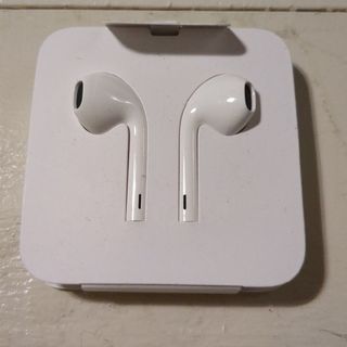 アイフォーン(iPhone)のApple iPhone Xs付属　EarPods（Lightningコネクタ）(ヘッドフォン/イヤフォン)