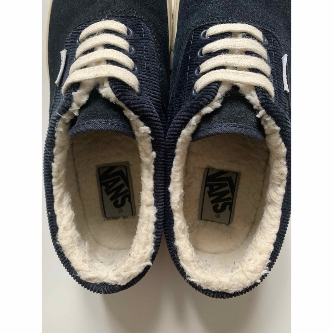 VANS(ヴァンズ)のVANS ERA ボア　スエード　ネイビー　ugg emu ミネトンカ  レディースの靴/シューズ(スニーカー)の商品写真