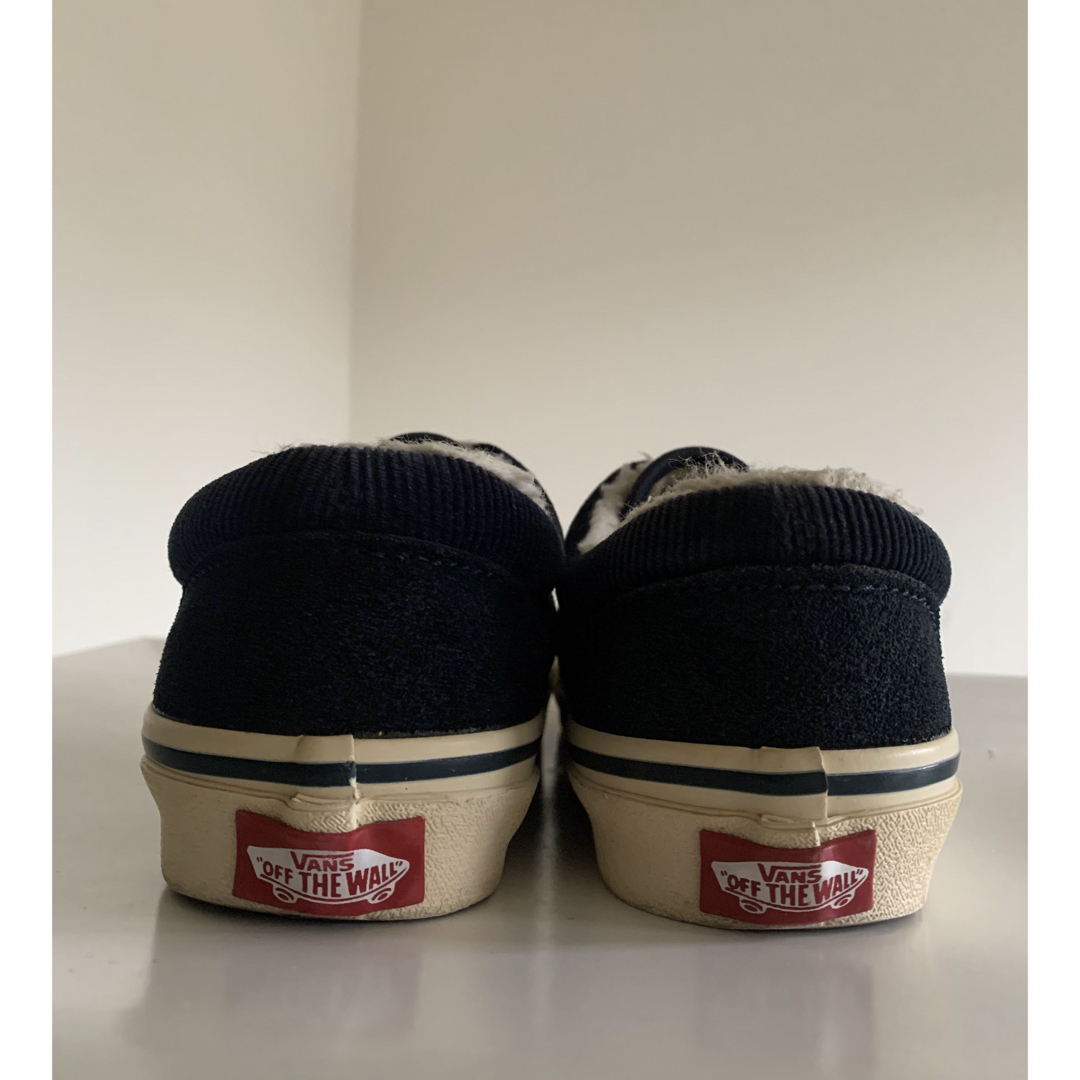 VANS(ヴァンズ)のVANS ERA ボア　スエード　ネイビー　ugg emu ミネトンカ  レディースの靴/シューズ(スニーカー)の商品写真