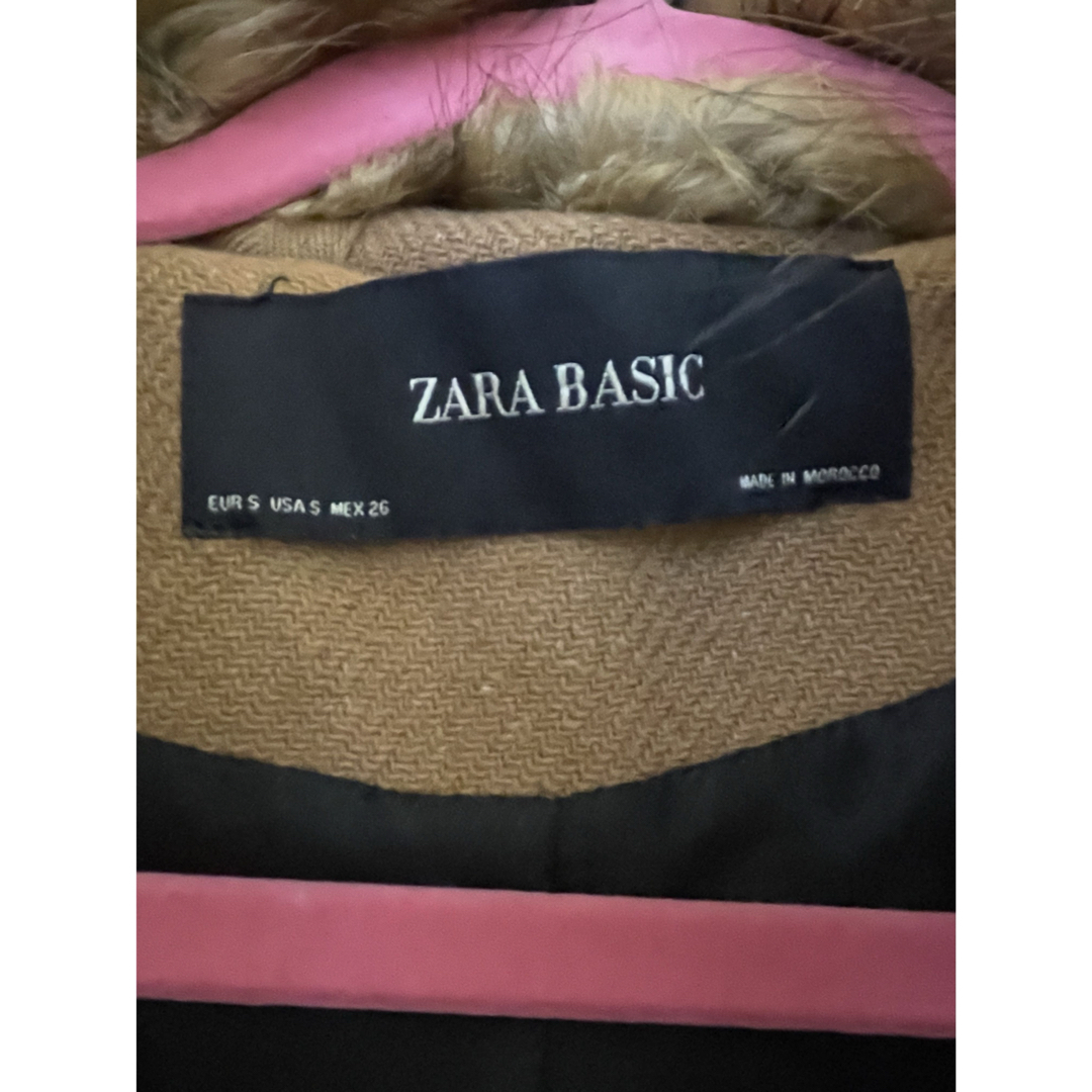 ZARA(ザラ)の値下げ‼️ ZARA ファー　フード　コート レディースのジャケット/アウター(ロングコート)の商品写真