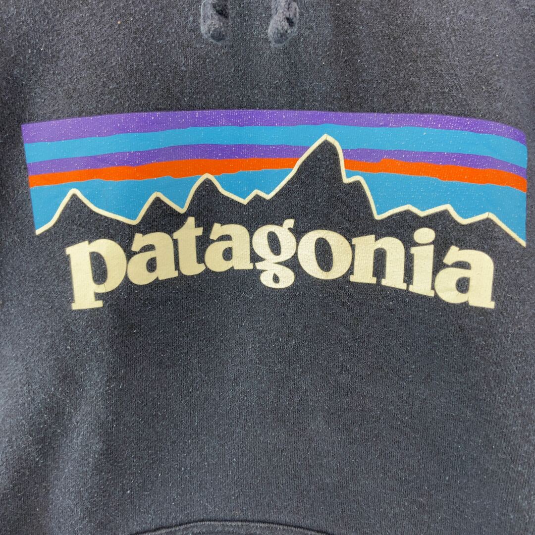 patagonia(パタゴニア)のpatagonia メンズ パタゴニア プリント 裏起毛 スウェット パーカー メンズのトップス(パーカー)の商品写真