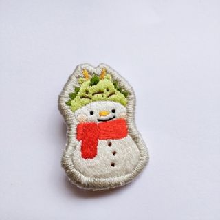 刺繍の雪だるまブローチ(コサージュ/ブローチ)