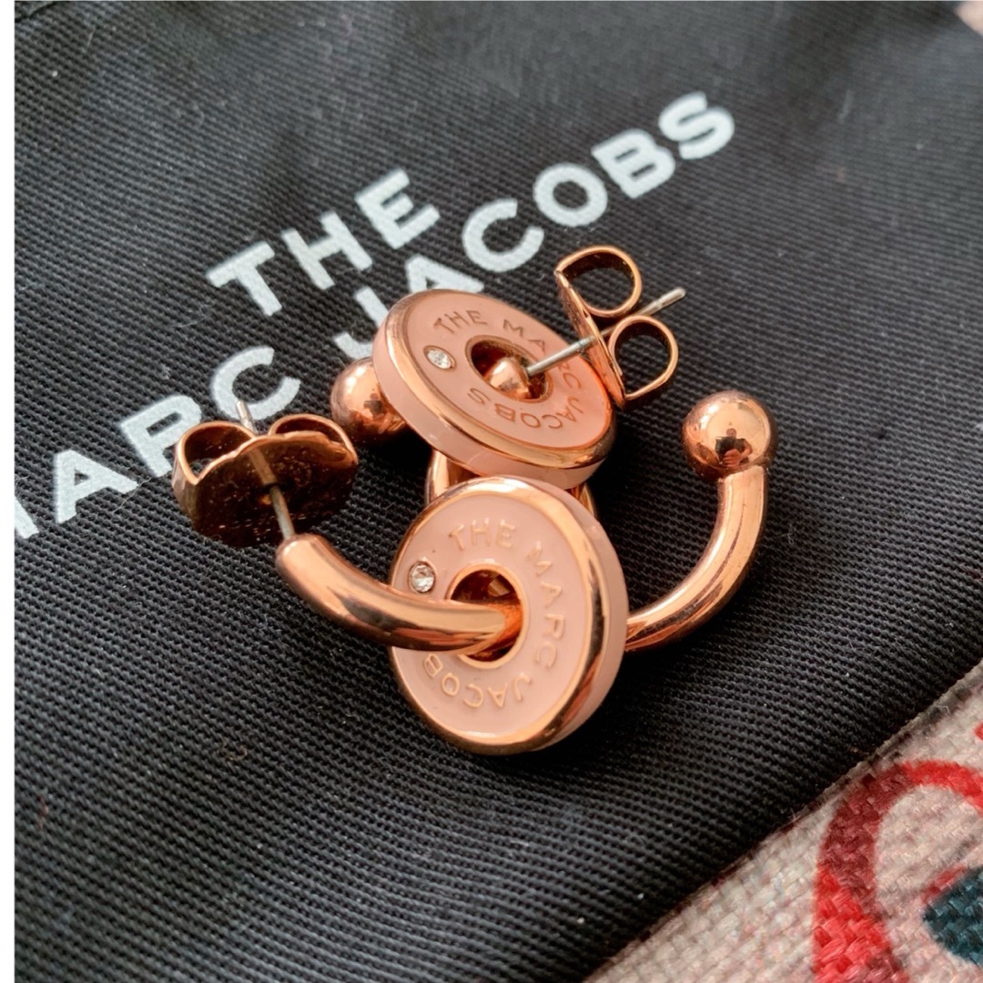 MARC JACOBS(マークジェイコブス)のマークジェイコブスMARC JACOBS ピアス  ピンク×ピンクゴールド レディースのアクセサリー(ピアス)の商品写真