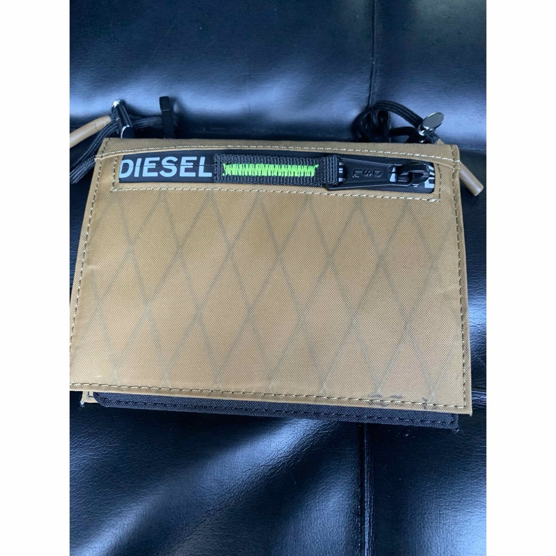 DIESEL(ディーゼル)のディーゼル　ショルダー財布 二つ折り X08219 P4272 T2169  メンズのファッション小物(折り財布)の商品写真