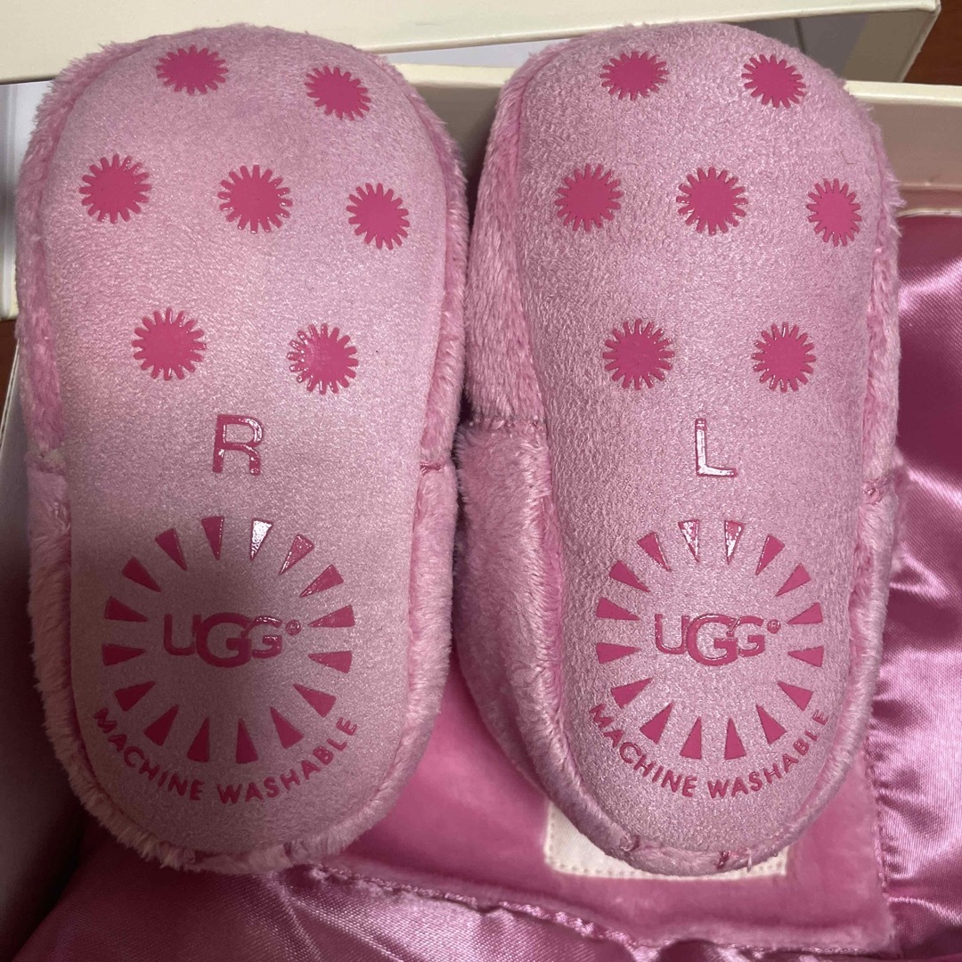 UGG(アグ)のugg ベビーシューズ キッズ/ベビー/マタニティのベビー靴/シューズ(~14cm)(スニーカー)の商品写真