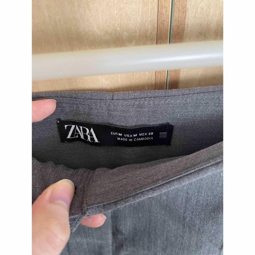 ZARA(ザラ)の【ZARA】グレーパンツ レディースのパンツ(その他)の商品写真