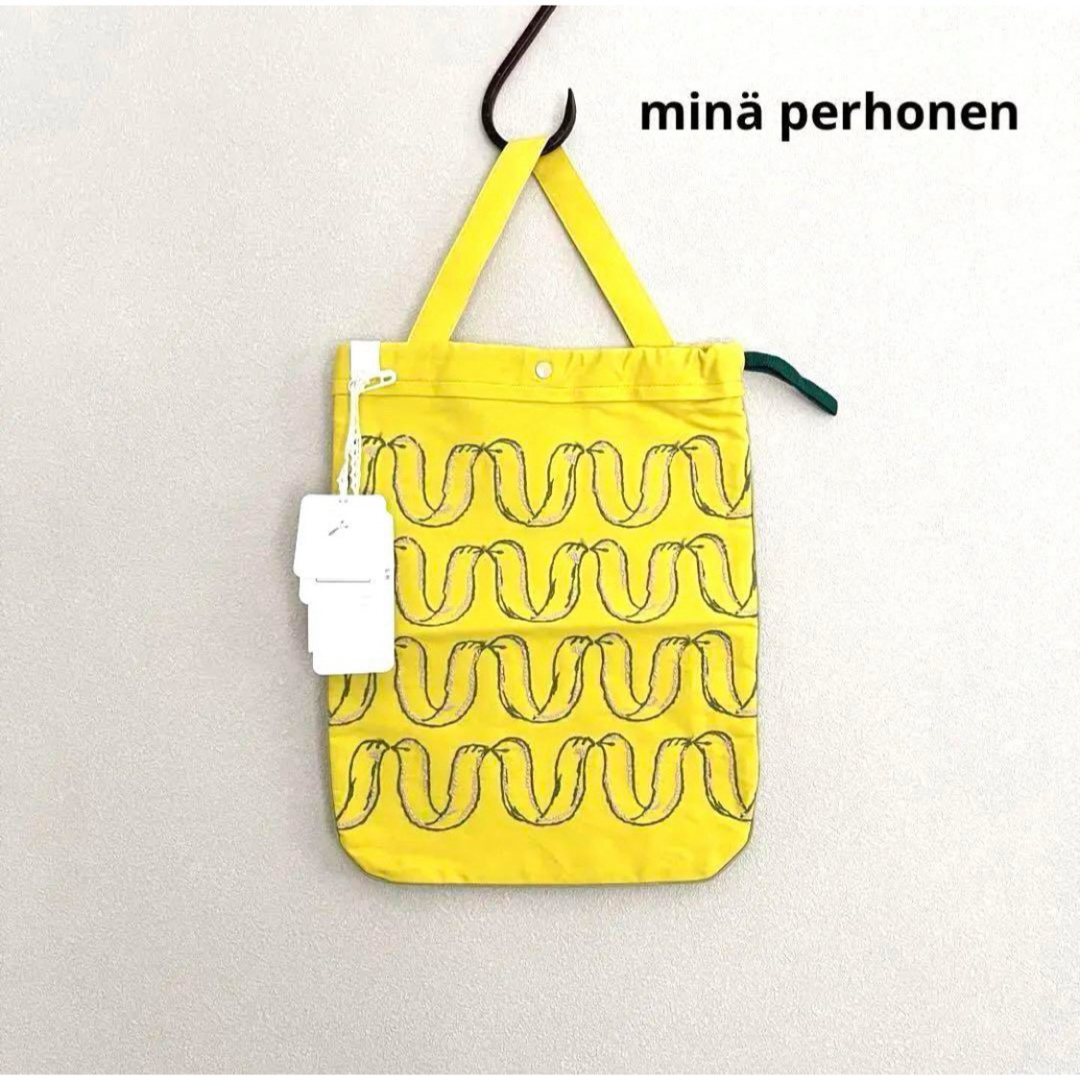 mina perhonen(ミナペルホネン)の【新品】mina perhonenミナペルホネン 刺繍 巾着 バッグ レディースのバッグ(ハンドバッグ)の商品写真