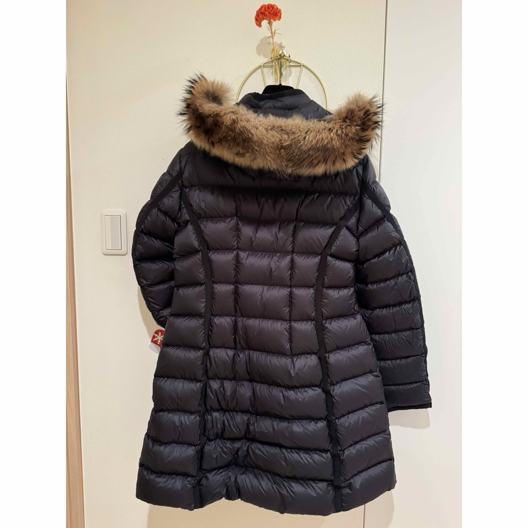 MONCLER(モンクレール)の美品 moncler エルミファー レディースのジャケット/アウター(ダウンコート)の商品写真