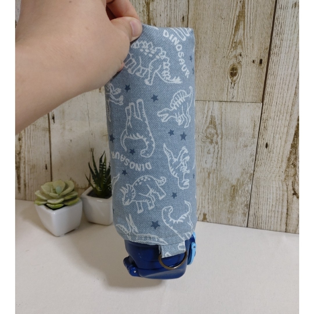 THERMOS　水筒カバー　800ml　ダイナソーランド ハンドメイドのキッズ/ベビー(外出用品)の商品写真