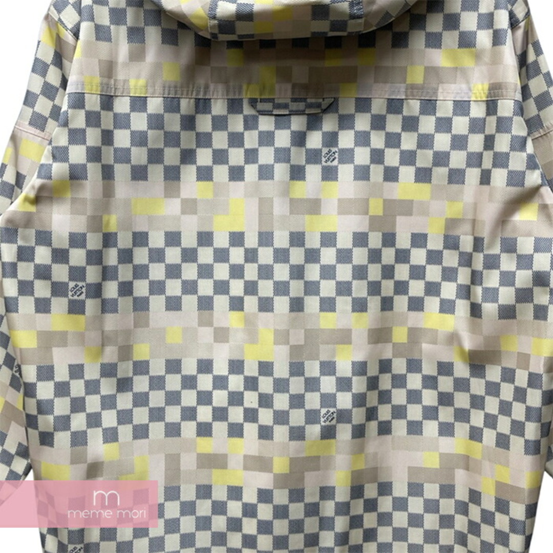 LOUIS VUITTON(ルイヴィトン)のLOUIS VUITTON 2022SS Damier Pattern Parka Jacket 1AA82W ルイヴィトン ダミエパターンパーカージャケット ナイロンブルゾン ピクセルダミエ 総柄ロゴ メタルロゴボタン ベージュ サイズ38【231126】【新古品】【me04】 メンズのジャケット/アウター(その他)の商品写真