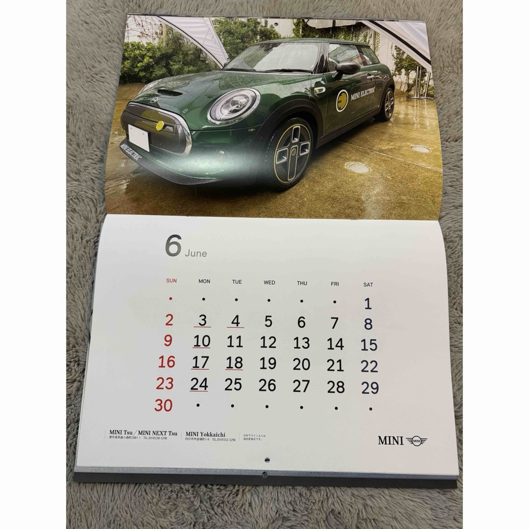 BMW(ビーエムダブリュー)の【未使用】BMW MINI ミニクーパー 特大カレンダー 2024 インテリア/住まい/日用品の文房具(カレンダー/スケジュール)の商品写真