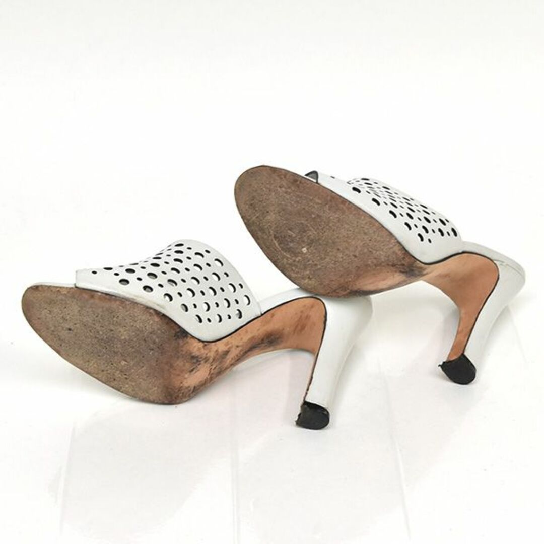 MANOLO BLAHNIK(マノロブラニク)のマノロブラニク パンチング サンダル ミュール 37(約24cm) レディースの靴/シューズ(サンダル)の商品写真