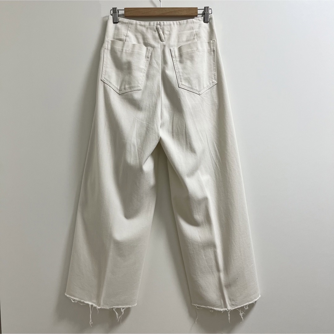 saby サバイ サビー ホワイト ワイドパンツ スラックス タックバギー メンズのパンツ(スラックス)の商品写真