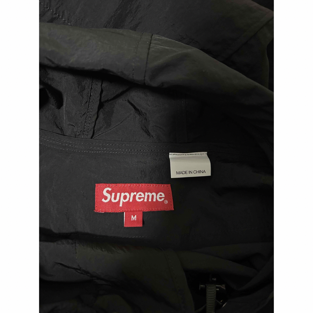 Supreme(シュプリーム)の正規品Supreme モーションロゴ コート メンズのジャケット/アウター(ナイロンジャケット)の商品写真