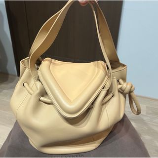 ボッテガヴェネタ(Bottega Veneta)の美品　BOTTEGA ショルダーバッグ(ショルダーバッグ)